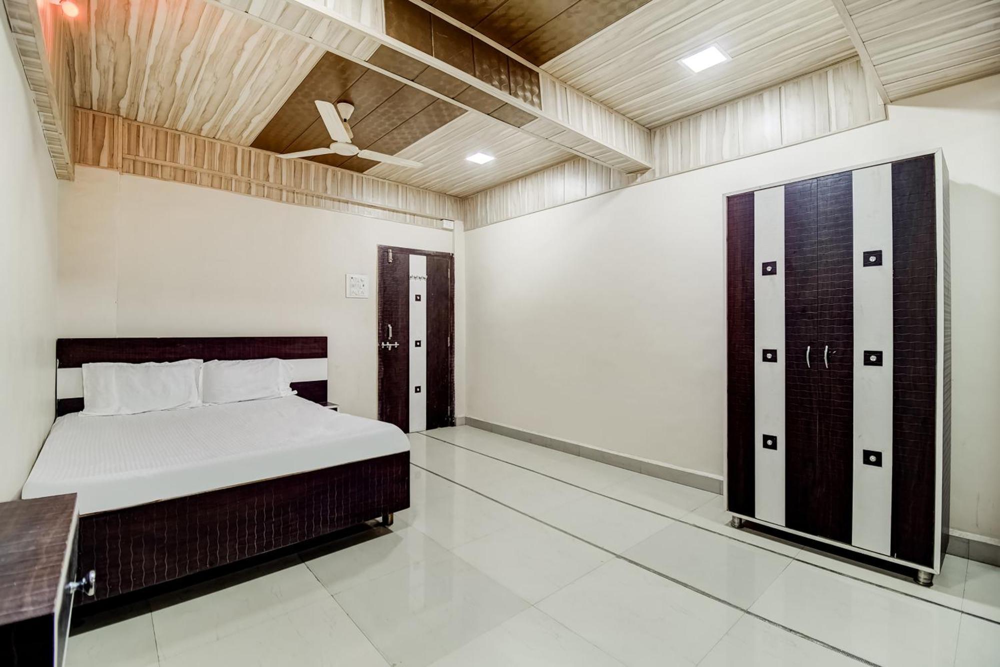 สปอต ออน 61441 สังคม รีแล็กซ์ พอยต์ Hotel Amarnath ภายนอก รูปภาพ