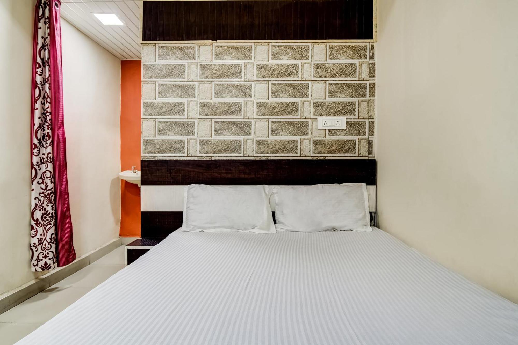 สปอต ออน 61441 สังคม รีแล็กซ์ พอยต์ Hotel Amarnath ภายนอก รูปภาพ
