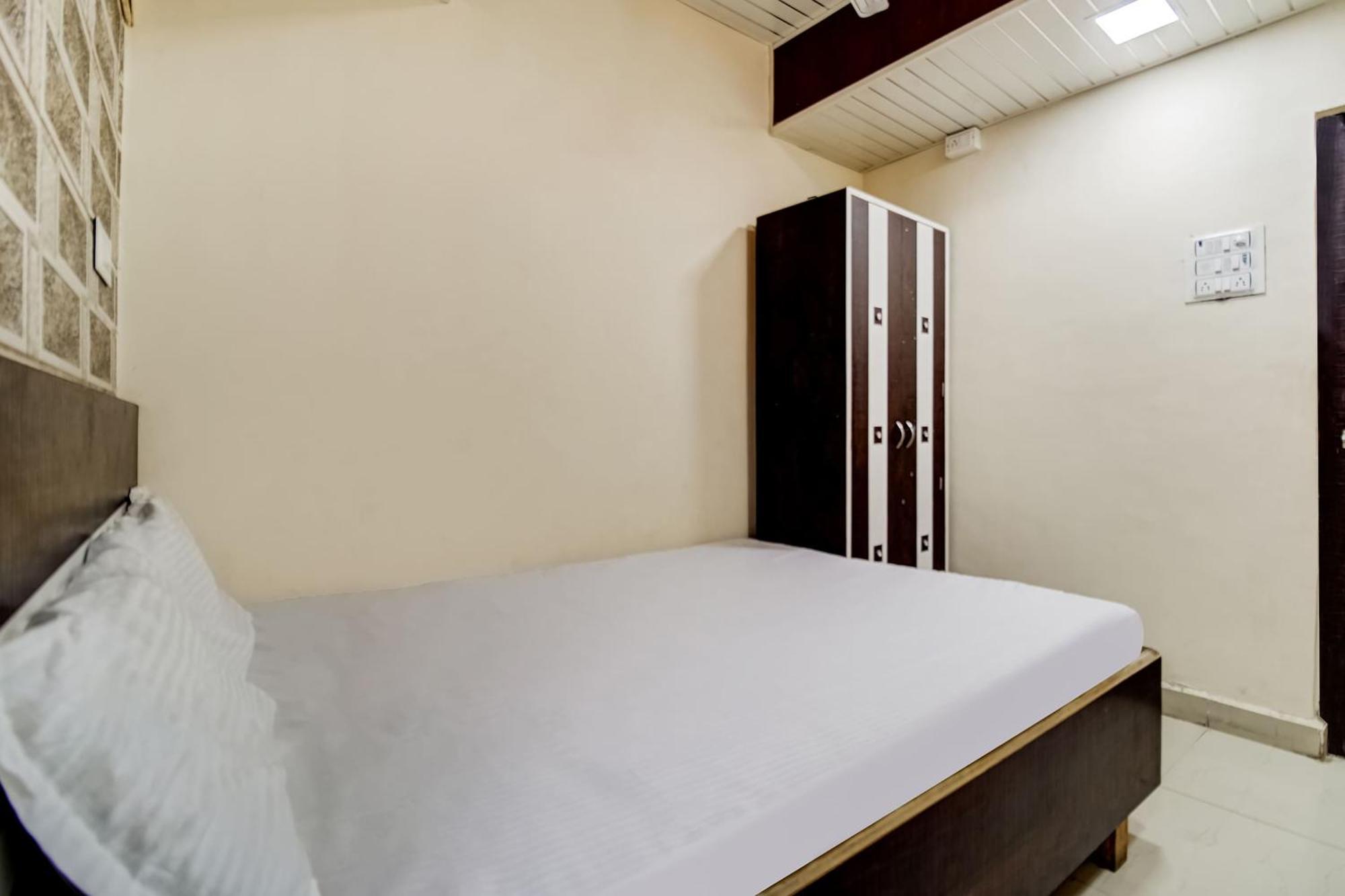 สปอต ออน 61441 สังคม รีแล็กซ์ พอยต์ Hotel Amarnath ภายนอก รูปภาพ