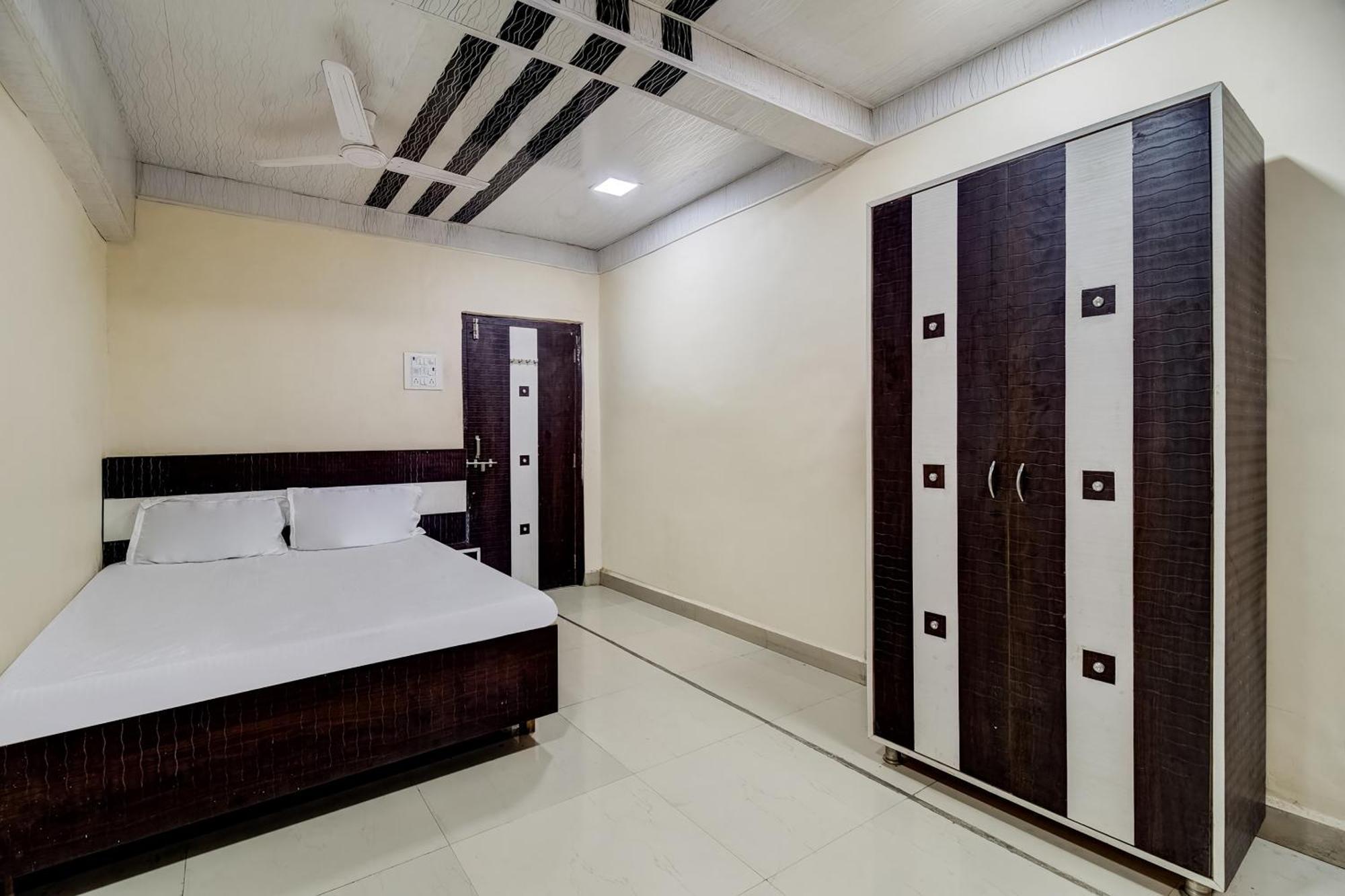 สปอต ออน 61441 สังคม รีแล็กซ์ พอยต์ Hotel Amarnath ภายนอก รูปภาพ