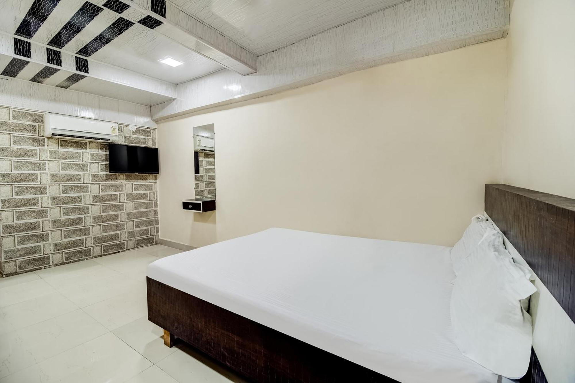 สปอต ออน 61441 สังคม รีแล็กซ์ พอยต์ Hotel Amarnath ภายนอก รูปภาพ