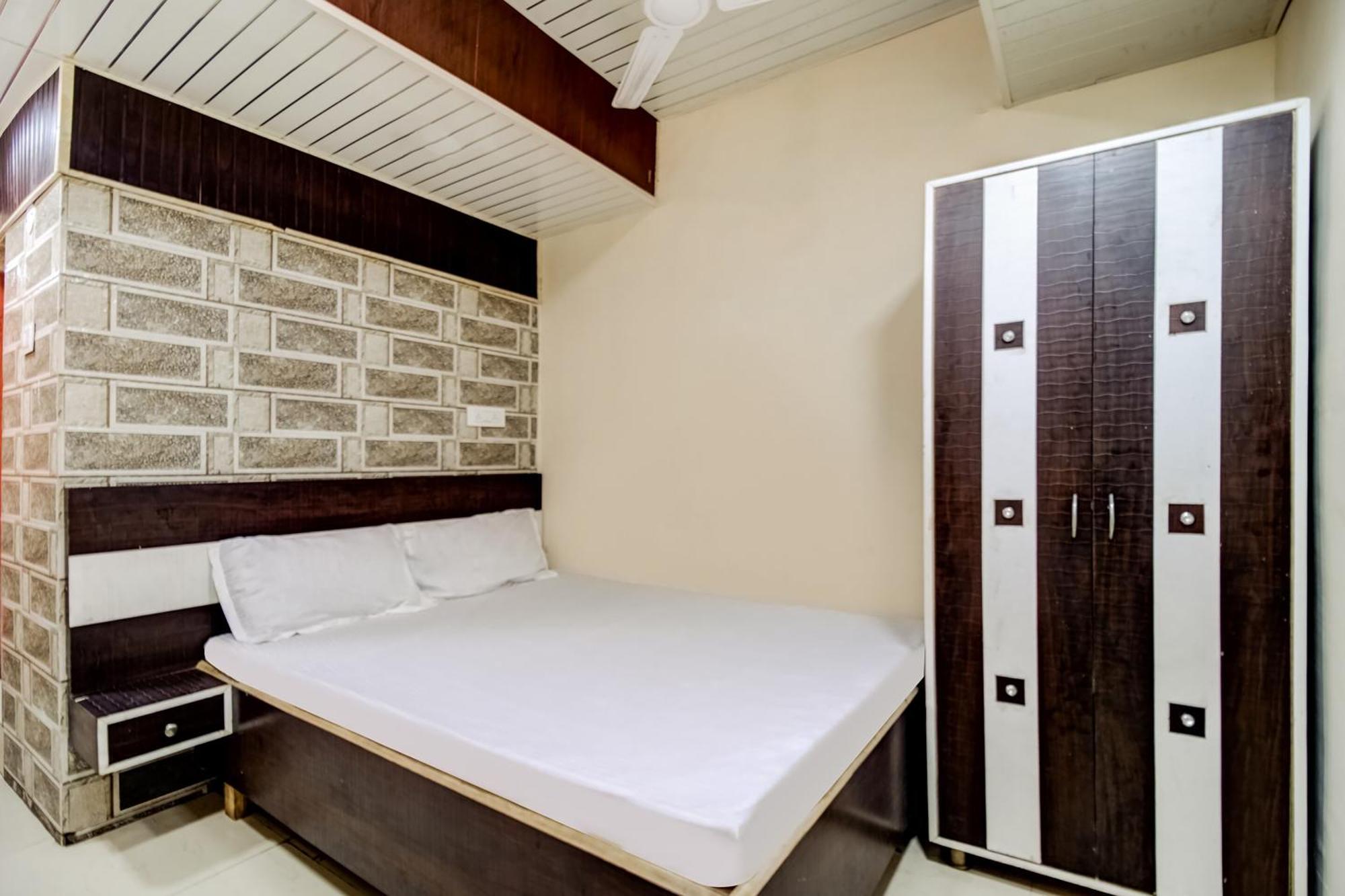 สปอต ออน 61441 สังคม รีแล็กซ์ พอยต์ Hotel Amarnath ภายนอก รูปภาพ
