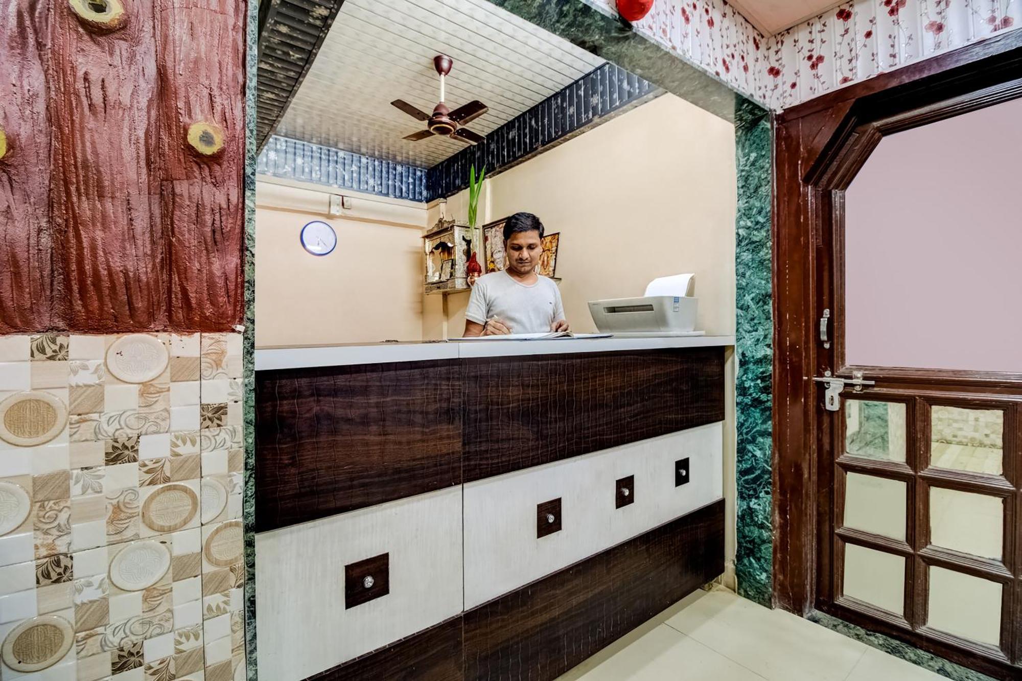 สปอต ออน 61441 สังคม รีแล็กซ์ พอยต์ Hotel Amarnath ภายนอก รูปภาพ